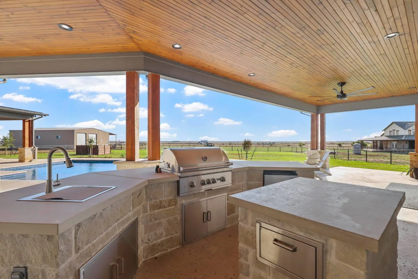 Outdoor kitchen
